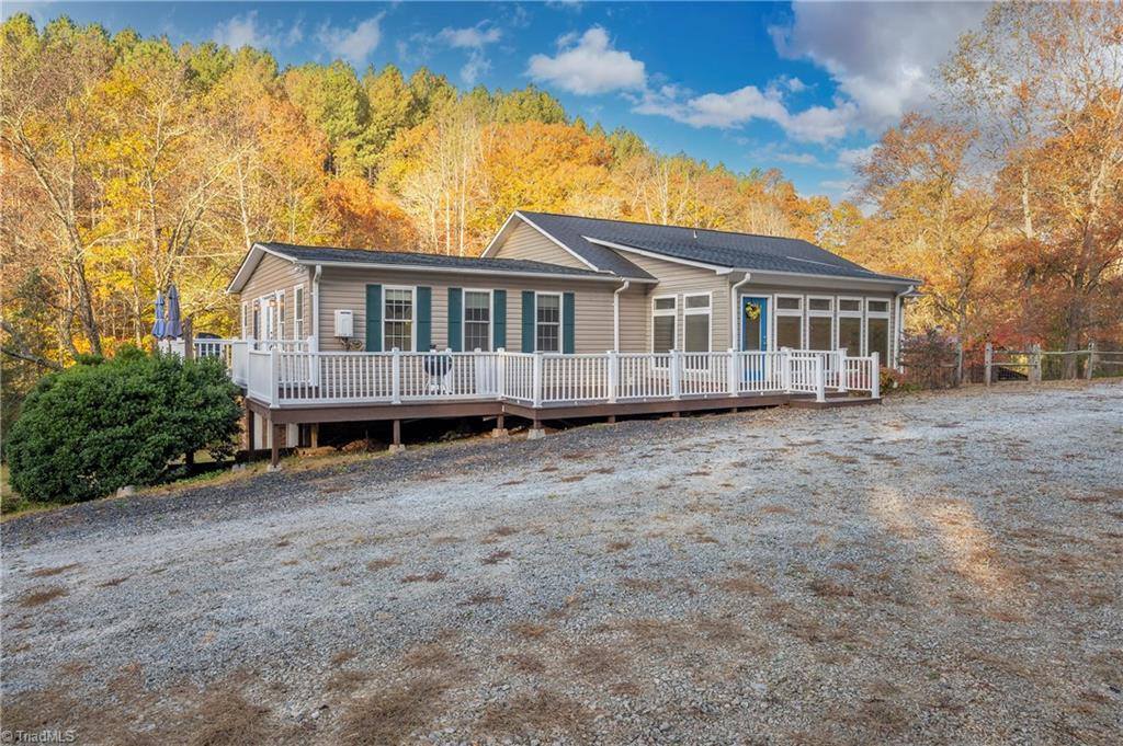 182 Bruckie Trail, Pilot Mountain, NC 27041