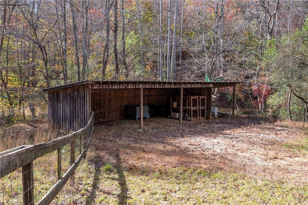 182 Bruckie Trail, Pilot Mountain, NC 27041