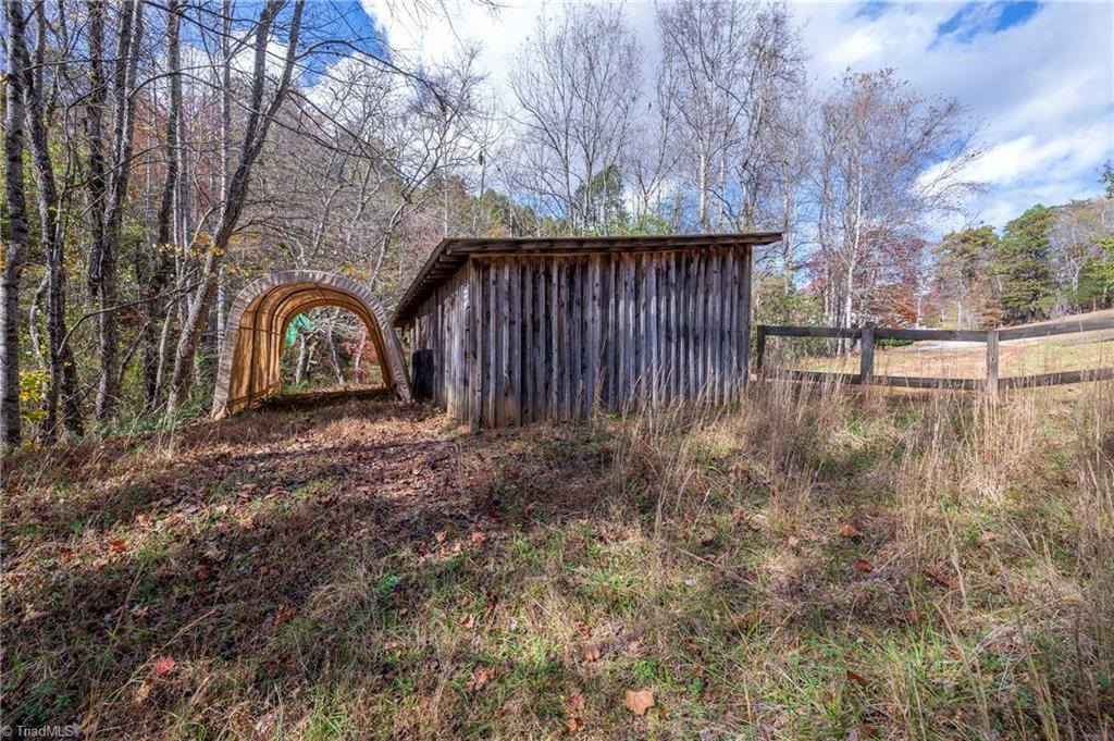 182 Bruckie Trail, Pilot Mountain, NC 27041