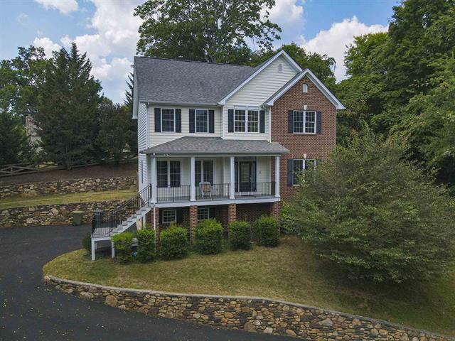 755 Honeysuckle Rd, Salem, VA 24153