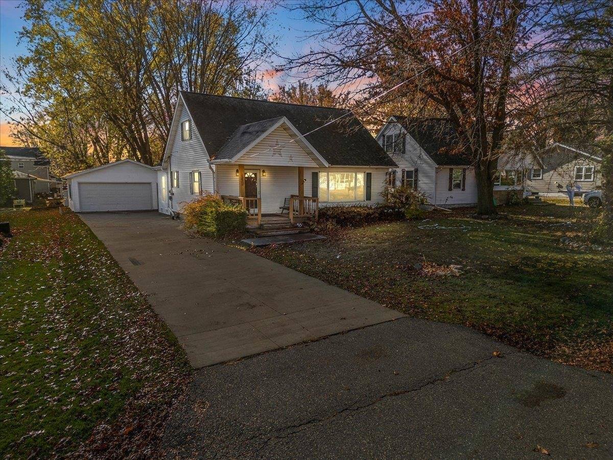 1230 E 6th Street, Marshfield, WI 54449