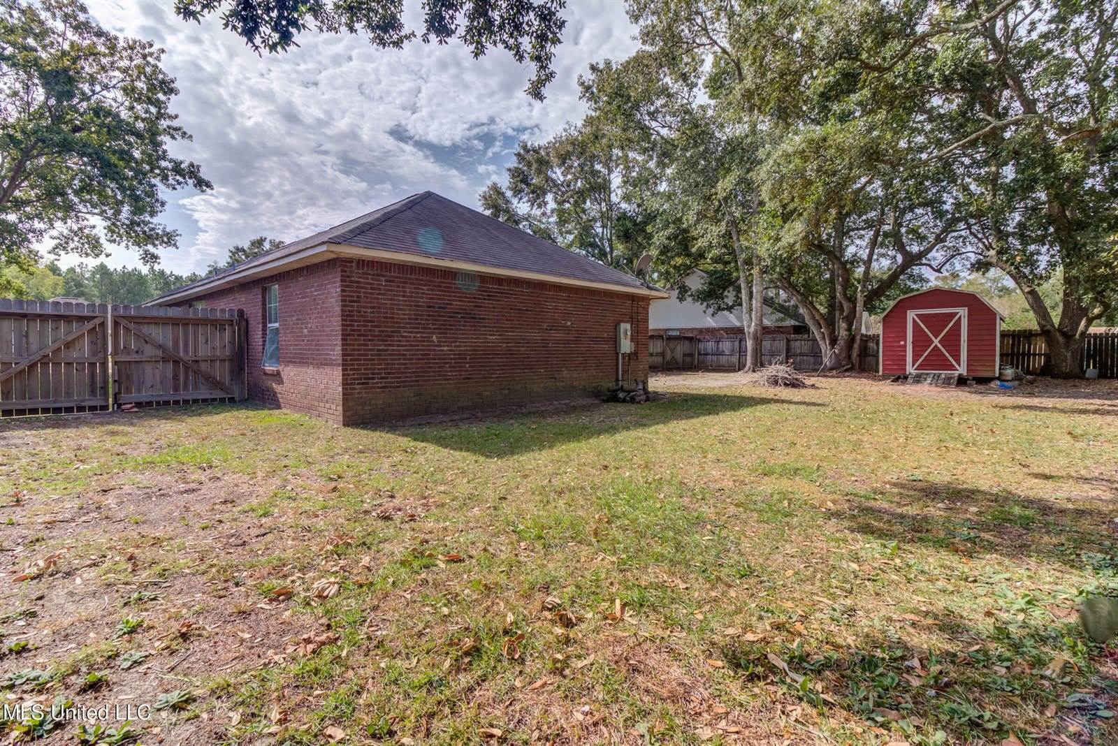 7032 Oakhurst Drive, Ocean Springs, MS 39564