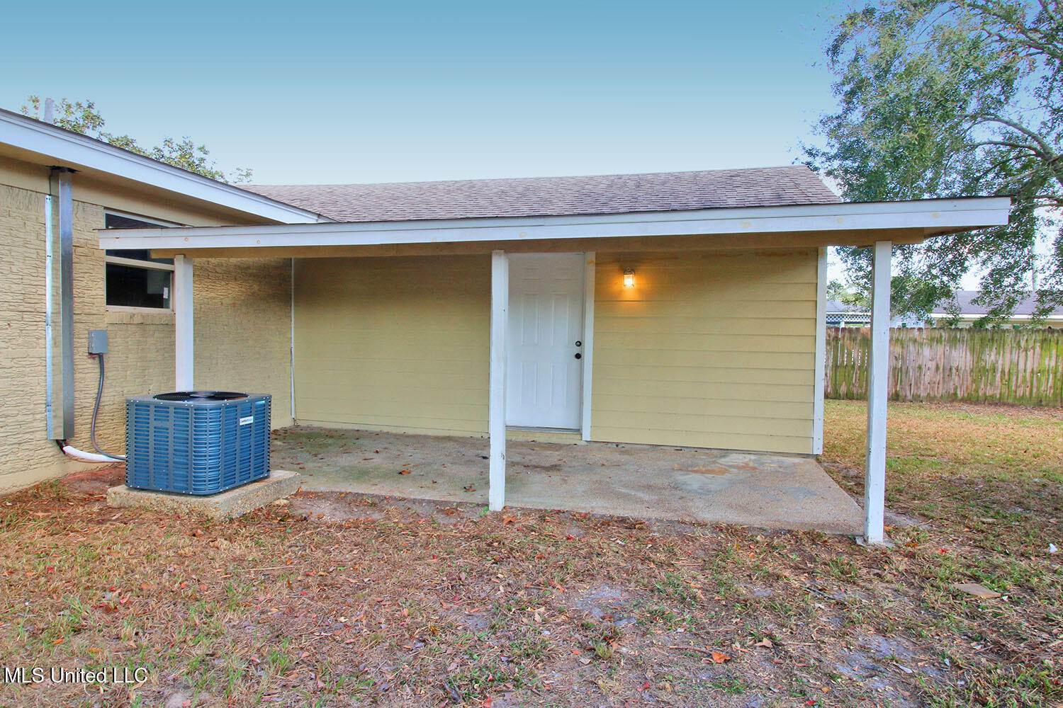 3310 Middle Avenue, Pascagoula, MS 39581