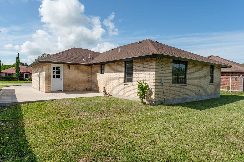 1172 Palo Blanco Dr, Laguna Vista, TX 78578