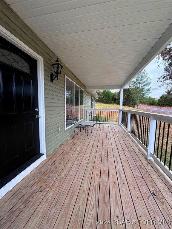 326 State Rd W, Macks Creek, MO 65786