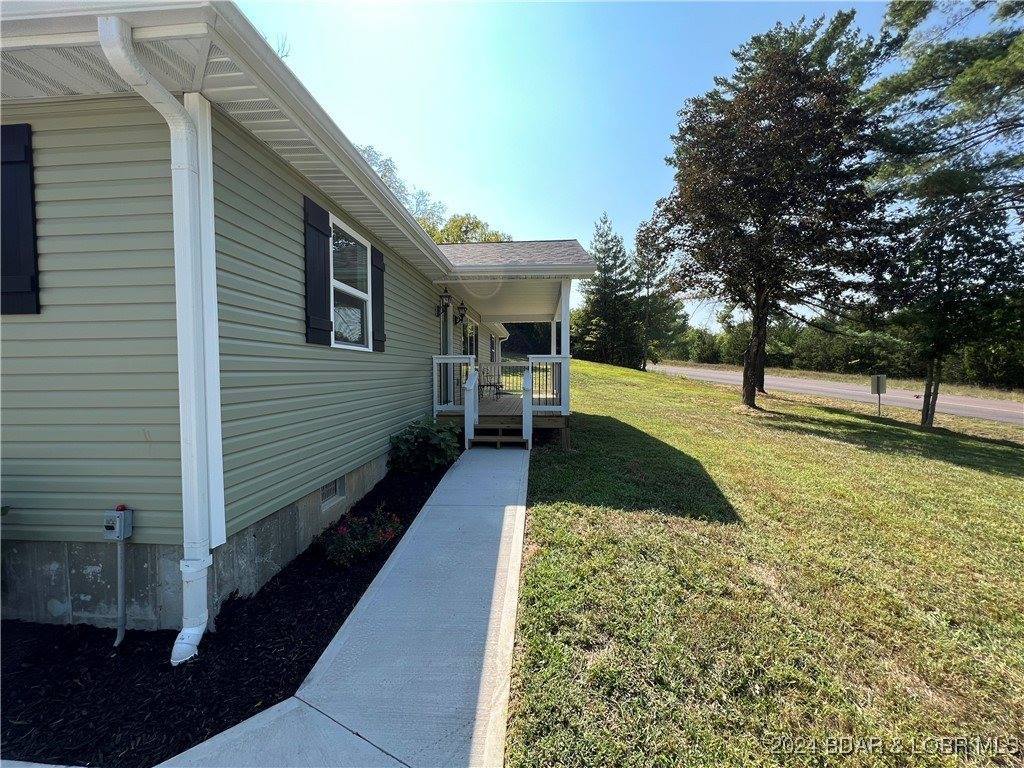 326 State Rd W, Macks Creek, MO 65786