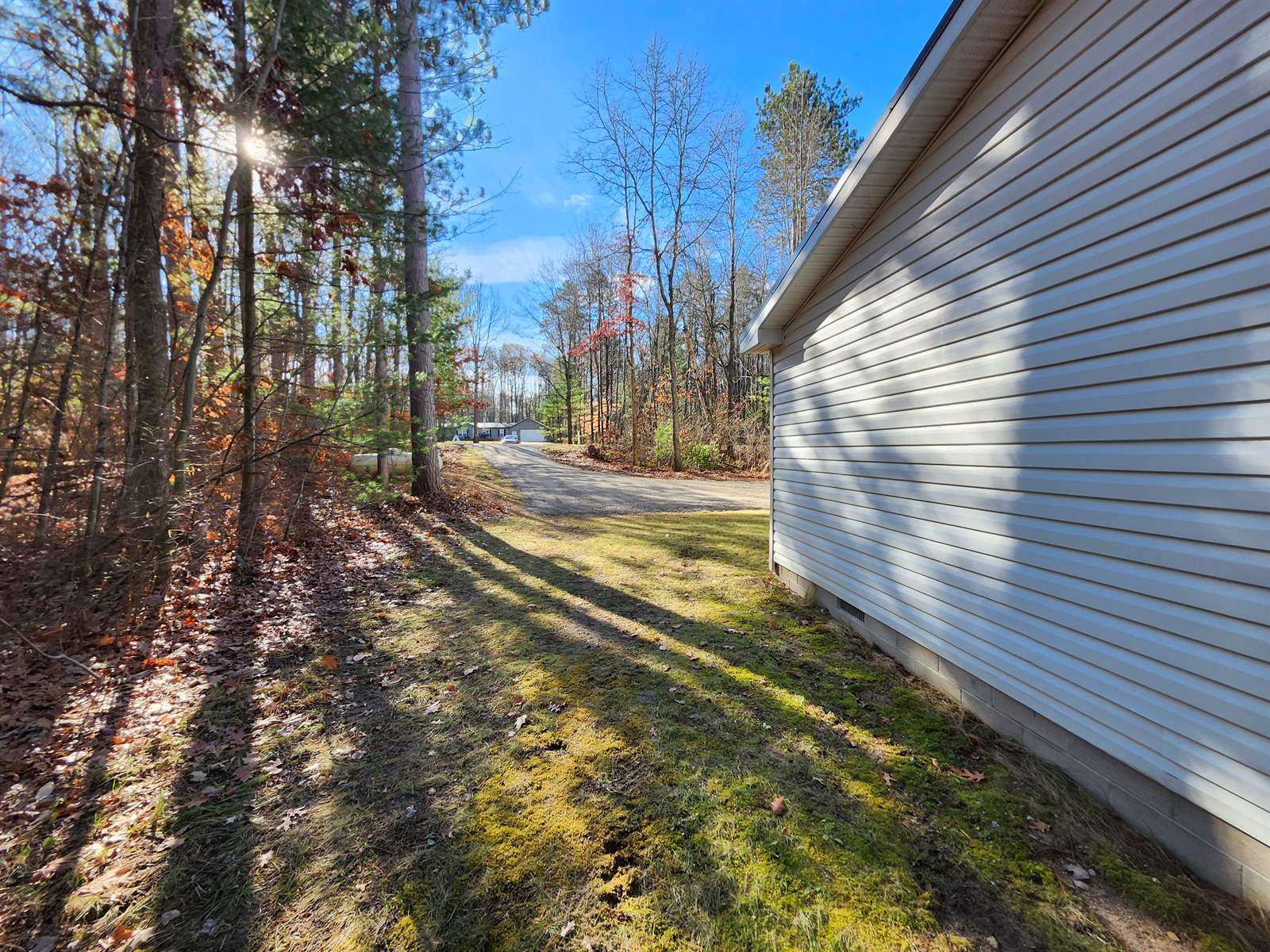 255 East Skyline Drive, Roscommon, MI 48653