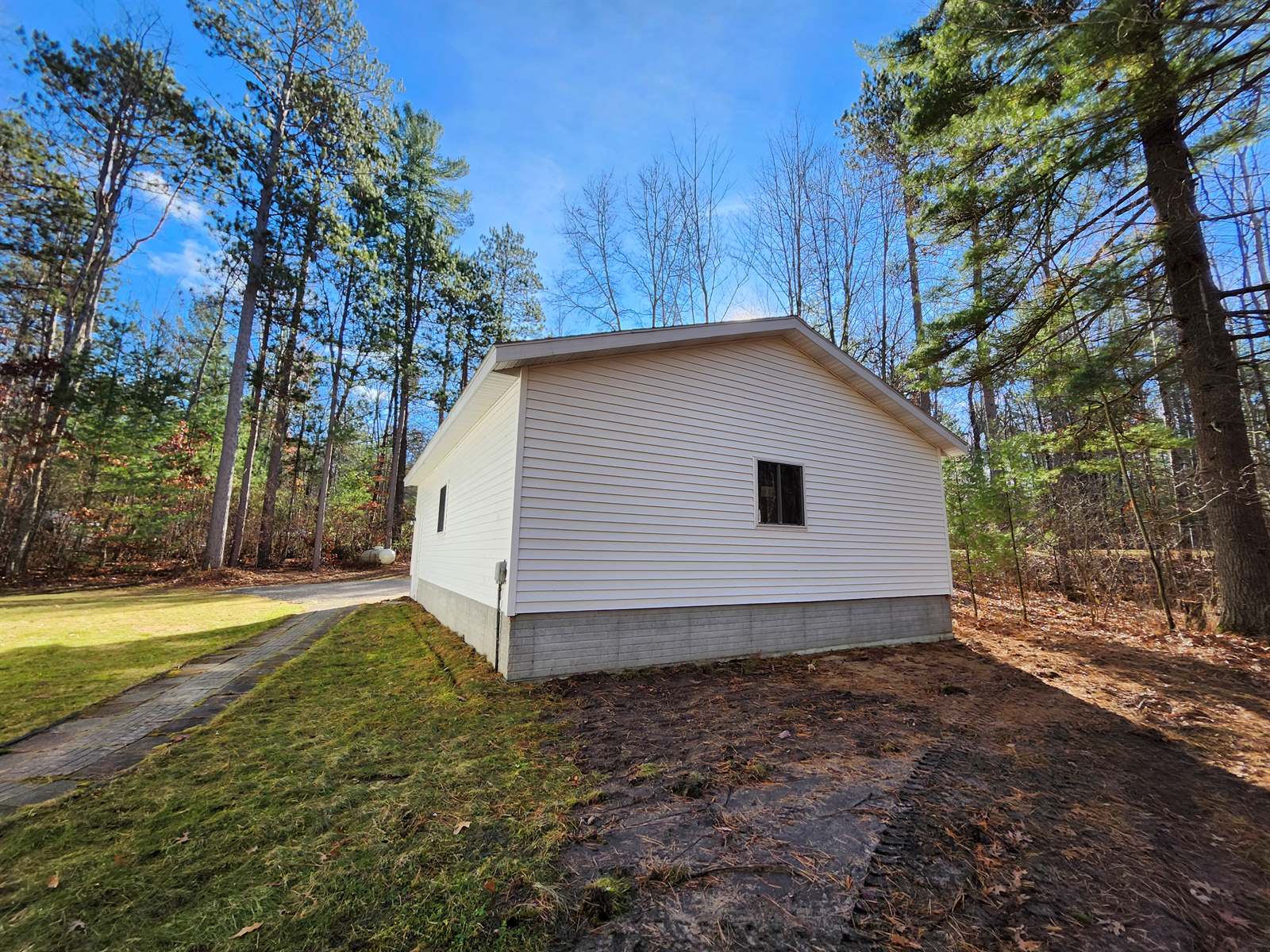 255 East Skyline Drive, Roscommon, MI 48653