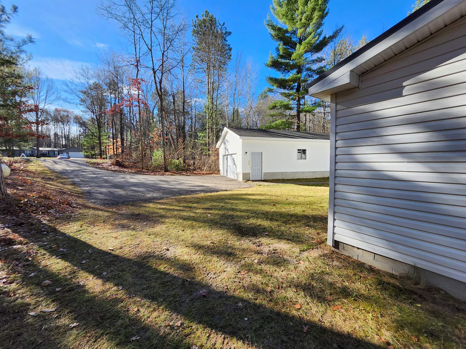 255 East Skyline Drive, Roscommon, MI 48653