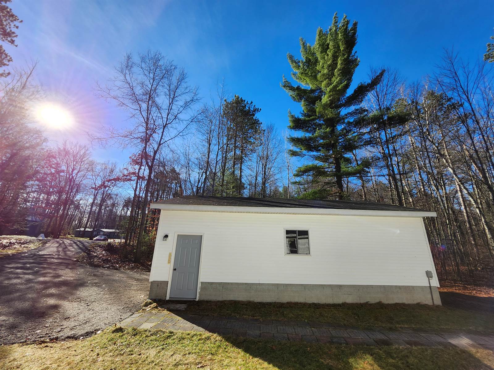 255 East Skyline Drive, Roscommon, MI 48653