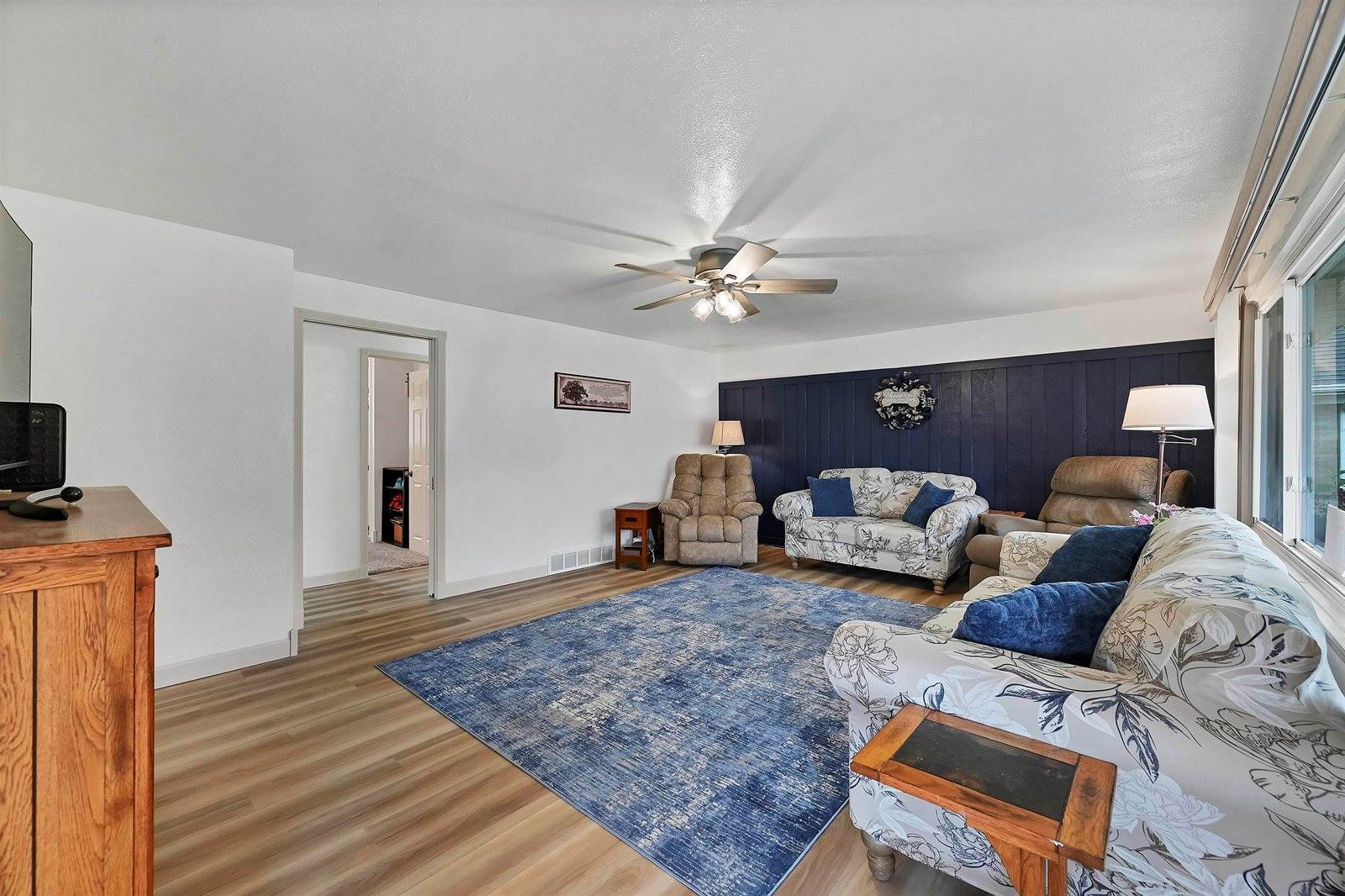 1135 Redwood Drive, Green Bay, WI 54304