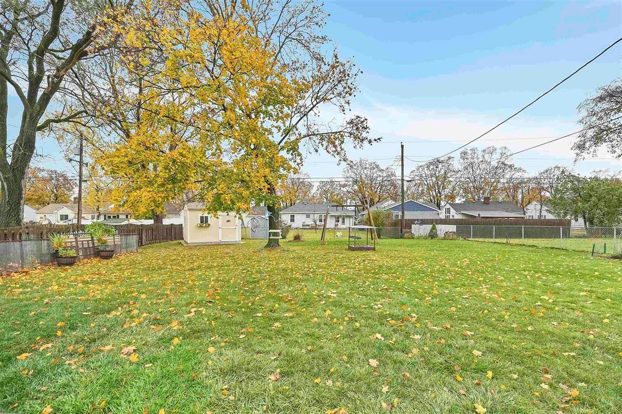 1135 Redwood Drive, Green Bay, WI 54304