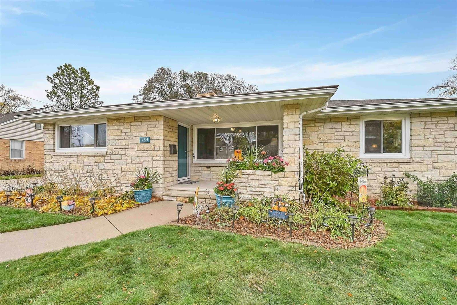 1135 Redwood Drive, Green Bay, WI 54304