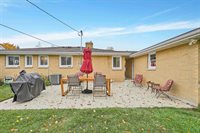 1135 Redwood Drive, Green Bay, WI 54304