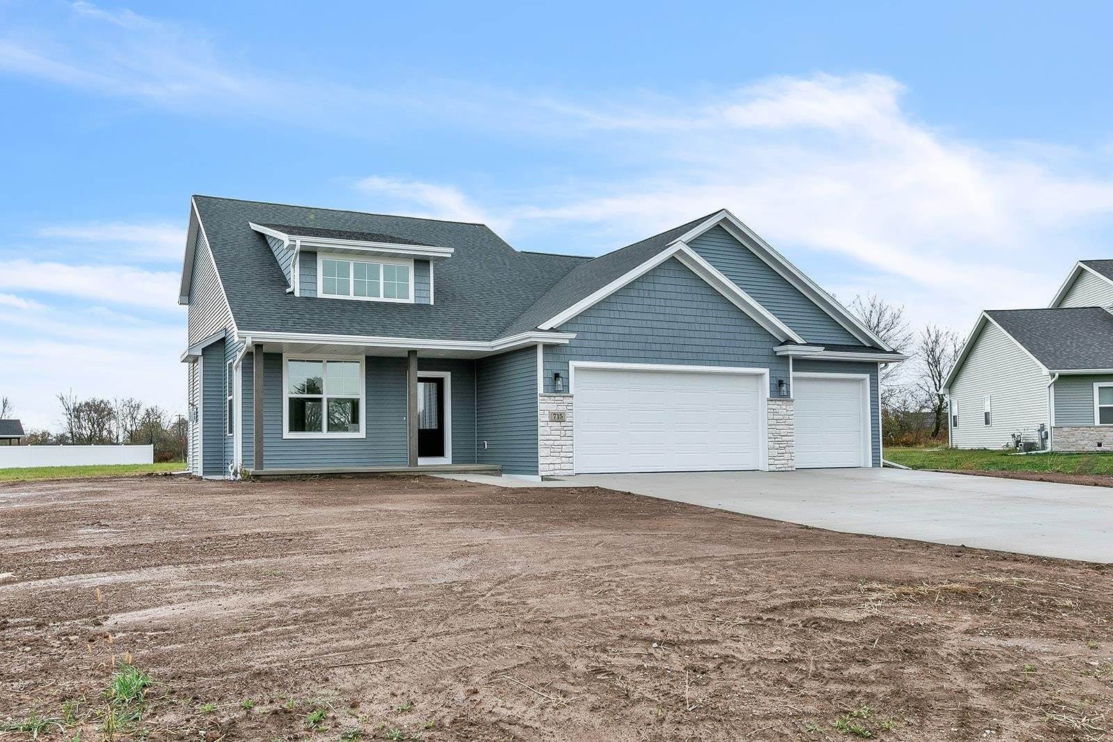 715 Moon Beam Lane, Manitowoc, WI 54220