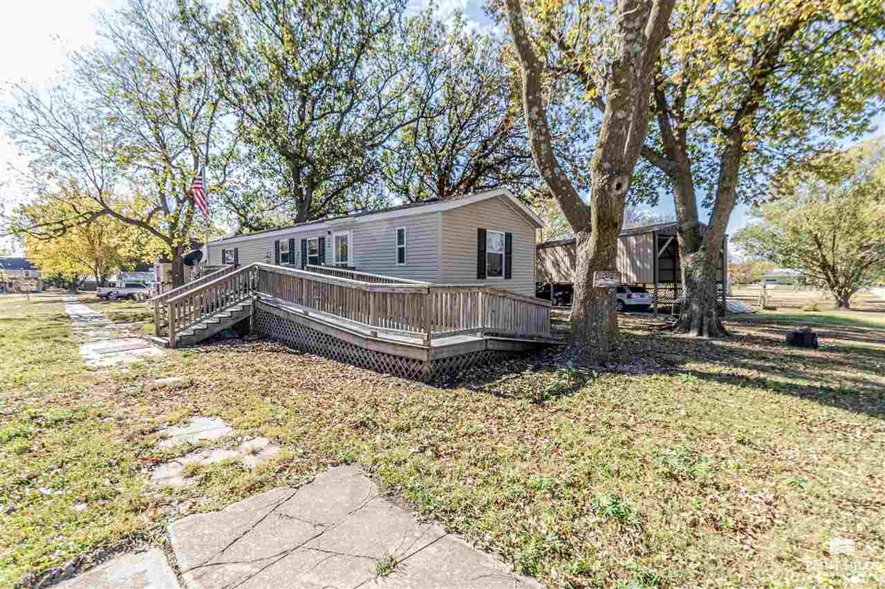 202 South Walnut St, White City, KS 66872