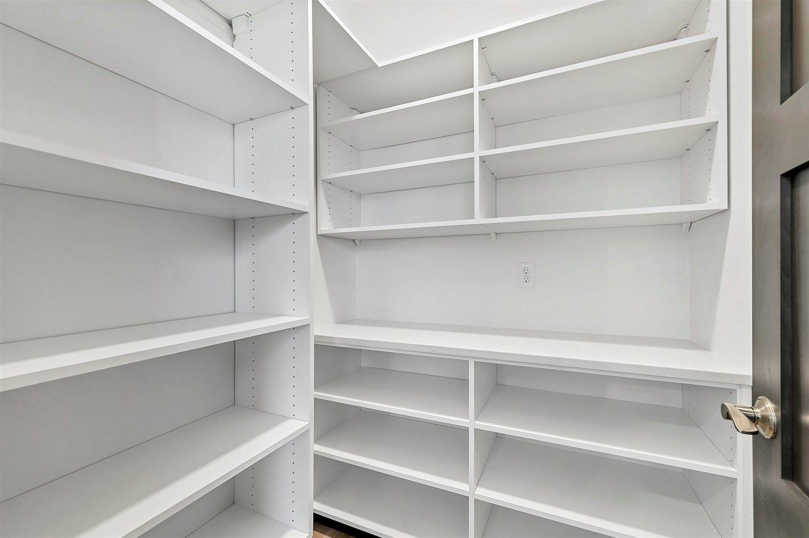 486 Aldon Circle, Green Bay, WI 54304