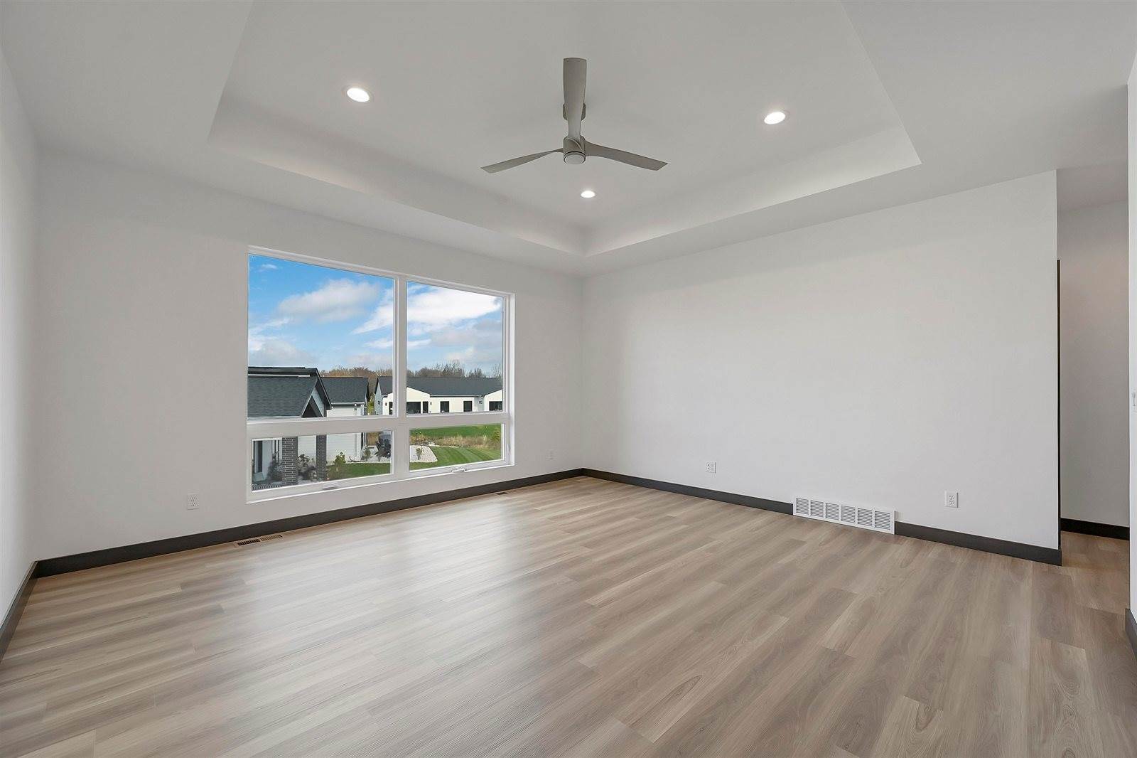 486 Aldon Circle, Green Bay, WI 54304