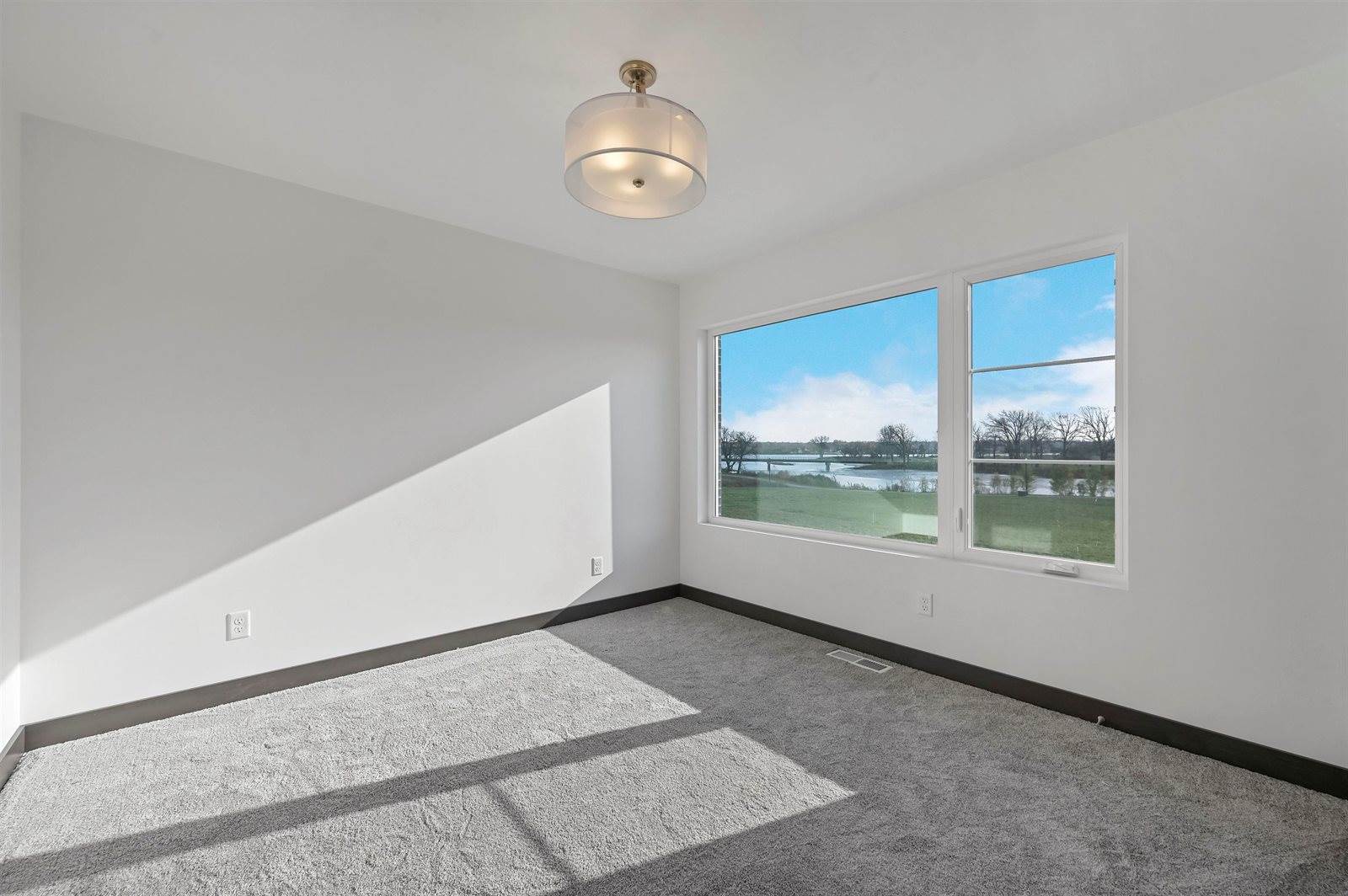 486 Aldon Circle, Green Bay, WI 54304