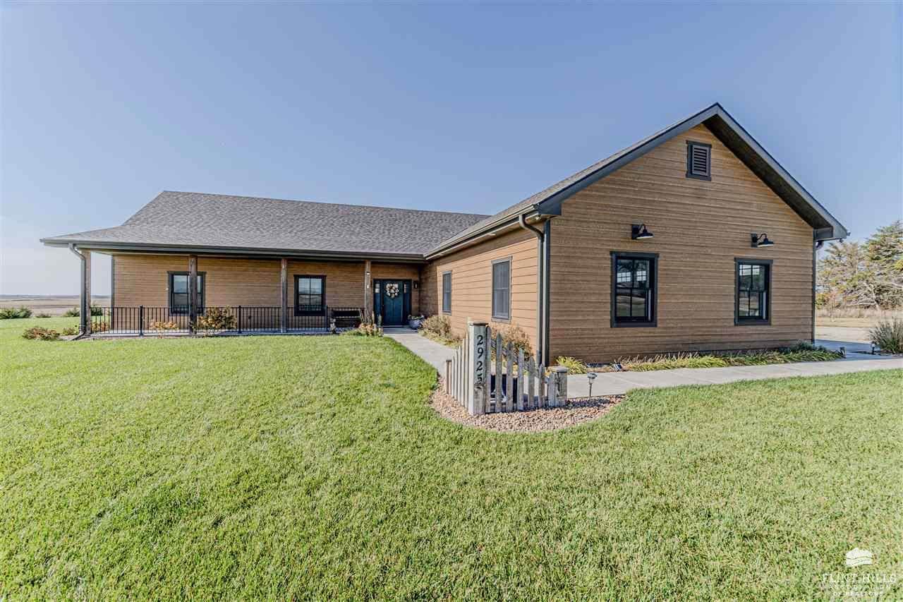 2925 Gulf Road, Abilene, KS 67410