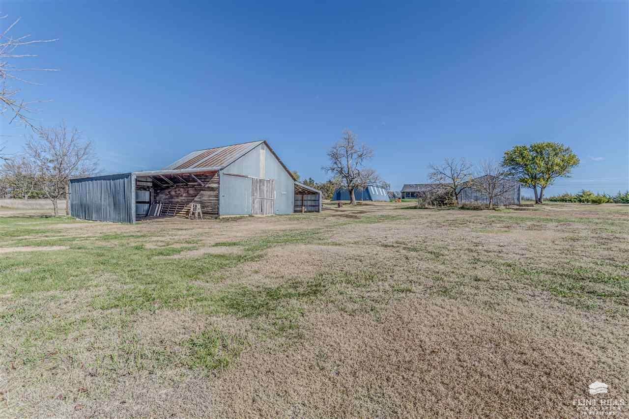 2925 Gulf Road, Abilene, KS 67410