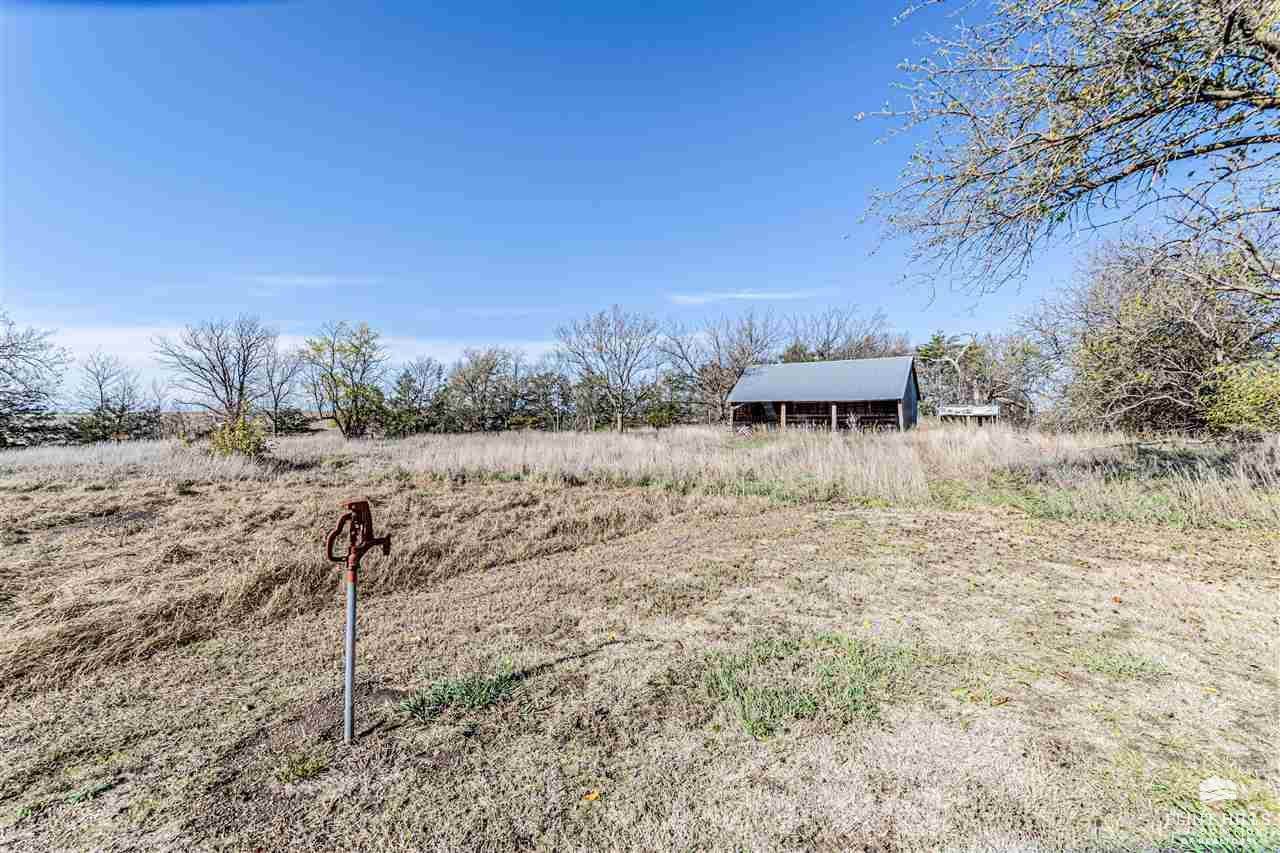 2925 Gulf Road, Abilene, KS 67410