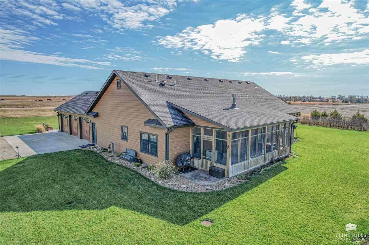 2925 Gulf Road, Abilene, KS 67410