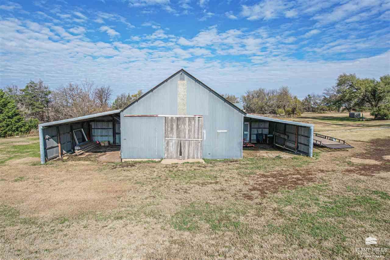 2925 Gulf Road, Abilene, KS 67410