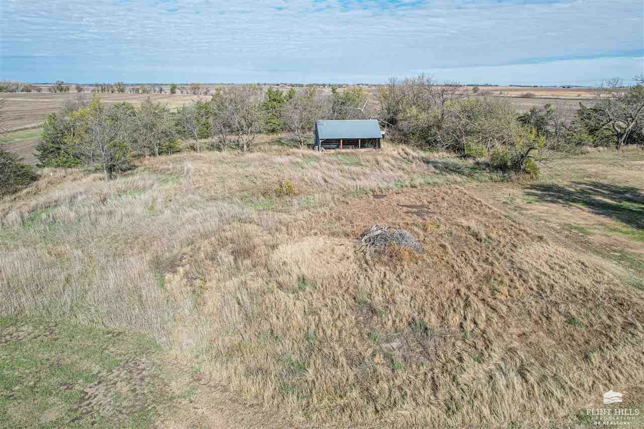 2925 Gulf Road, Abilene, KS 67410