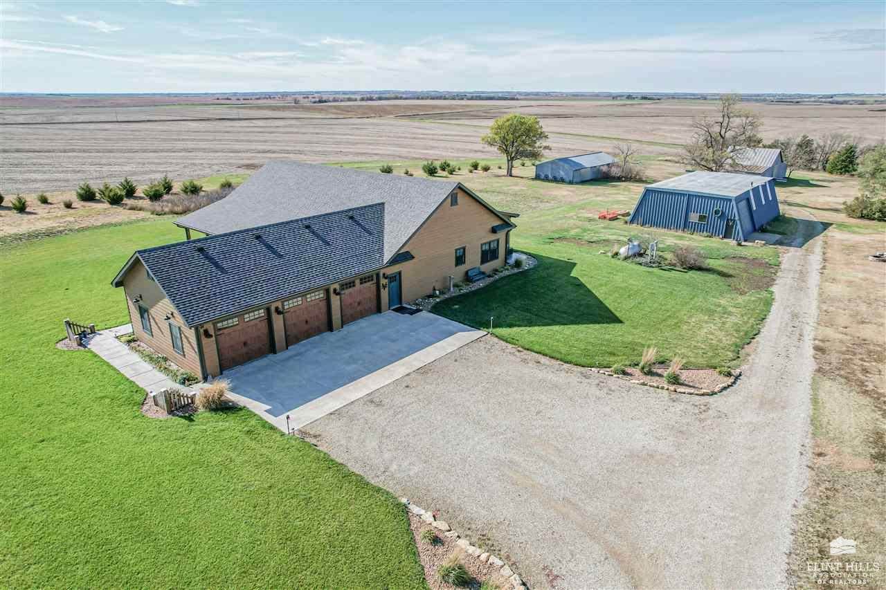 2925 Gulf Road, Abilene, KS 67410