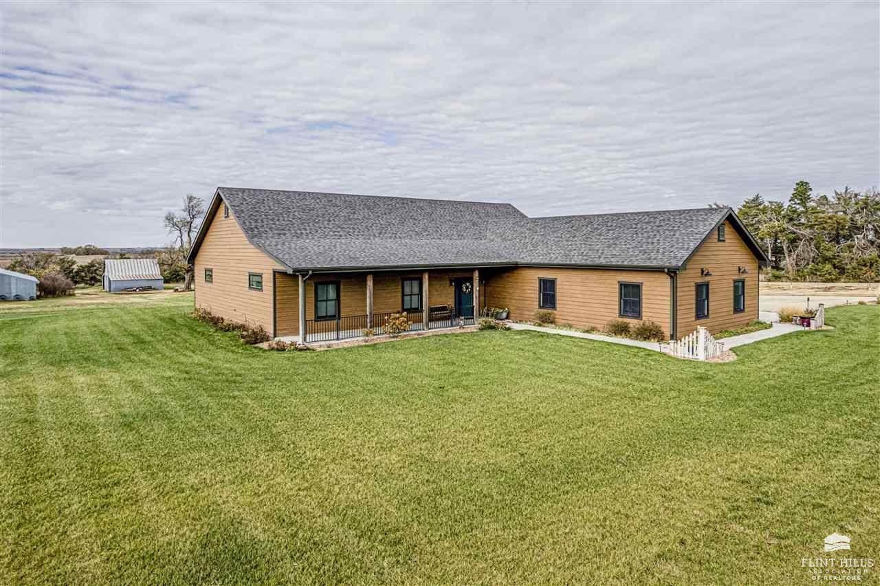 2925 Gulf Road, Abilene, KS 67410