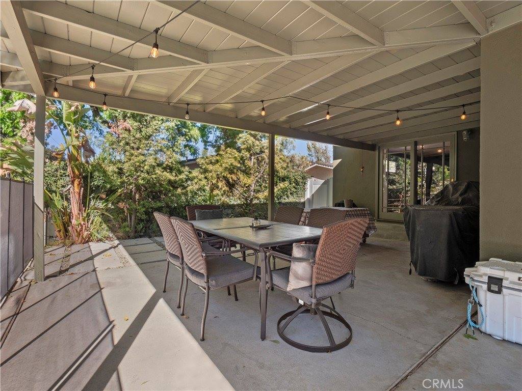 25105 Highspring Avenue, Newhall, CA 91321