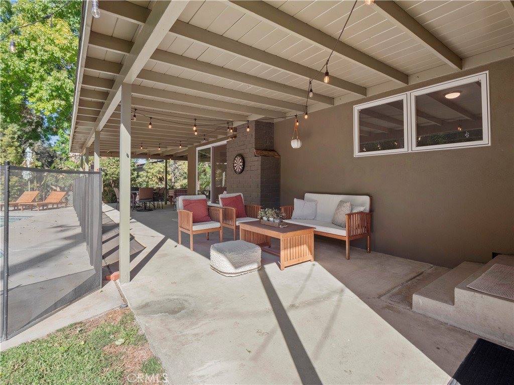 25105 Highspring Avenue, Newhall, CA 91321