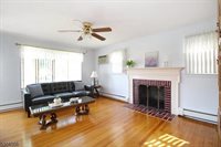 720 Erudo St, Linden City, NJ 07036