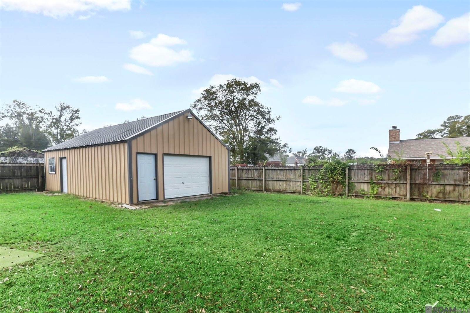 40449 Kathy St, Gonzales, LA 70737