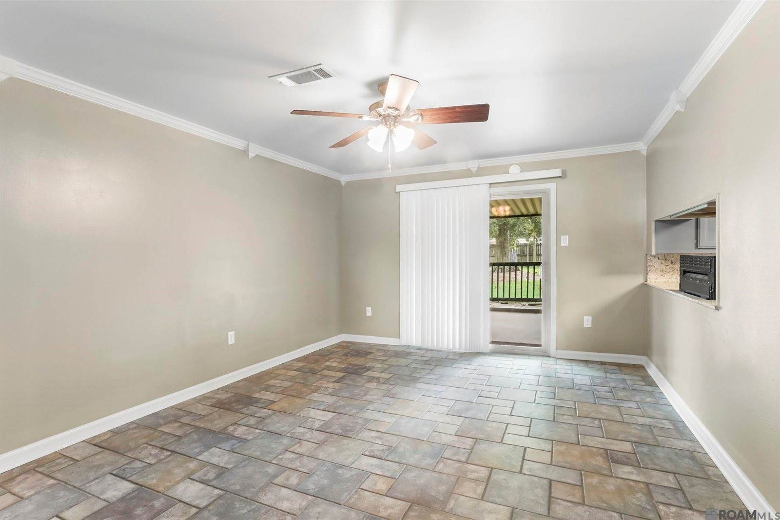 40449 Kathy St, Gonzales, LA 70737