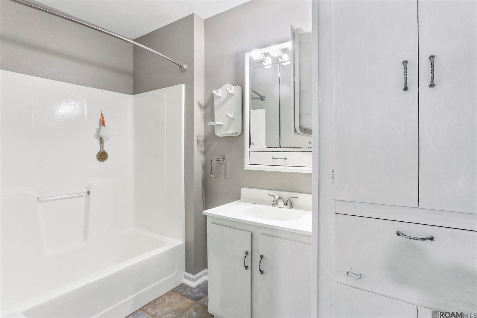 40449 Kathy St, Gonzales, LA 70737