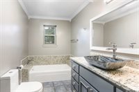 40449 Kathy St, Gonzales, LA 70737