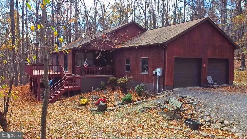 121 Pendragon Court, Paw Paw, WV 25434