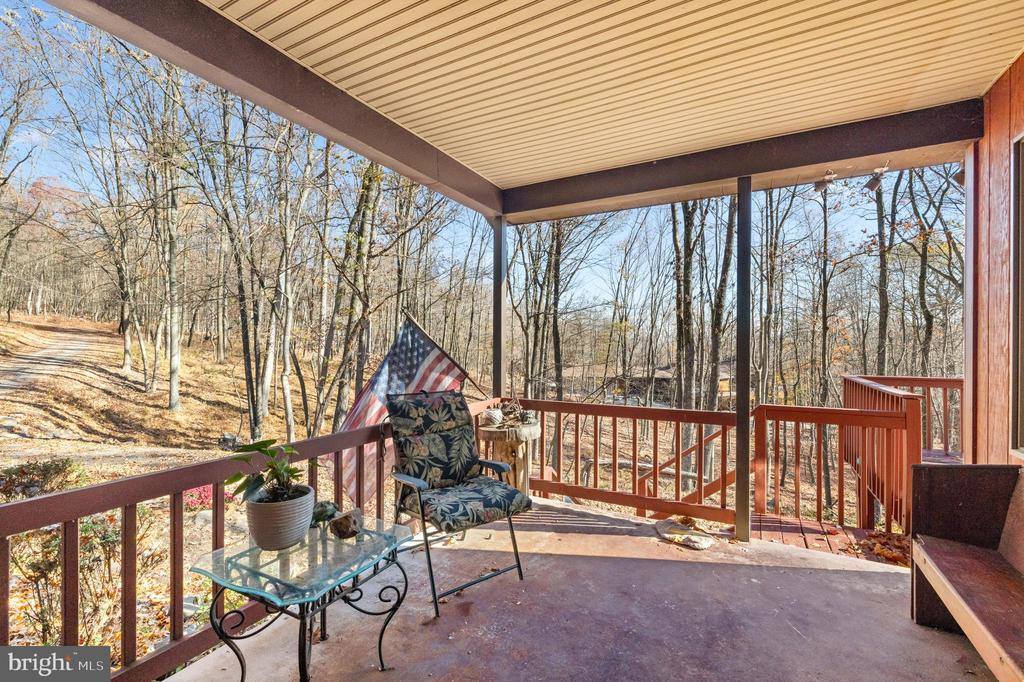 121 Pendragon Court, Paw Paw, WV 25434