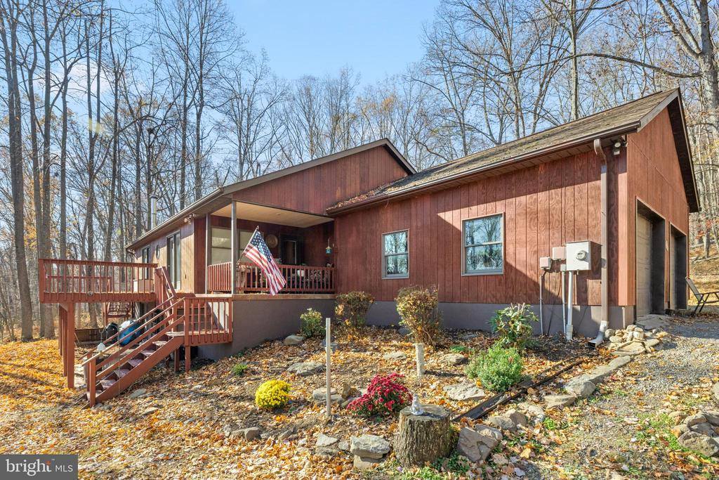 121 Pendragon Court, Paw Paw, WV 25434