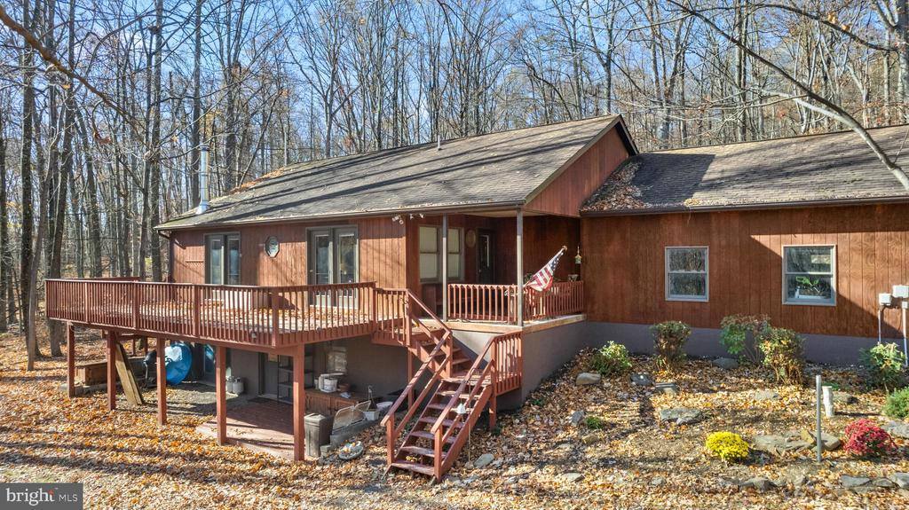 121 Pendragon Court, Paw Paw, WV 25434