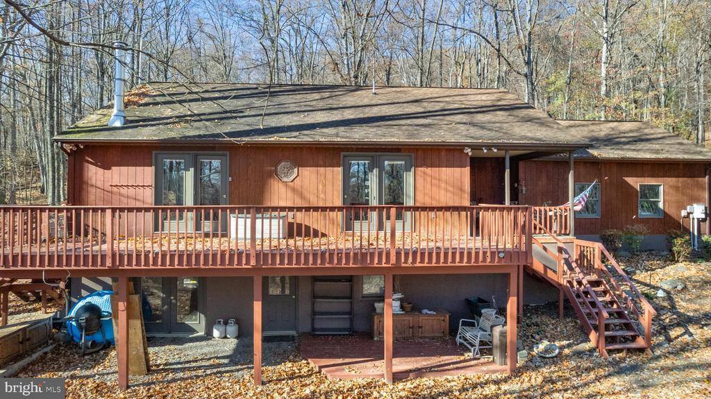 121 Pendragon Court, Paw Paw, WV 25434