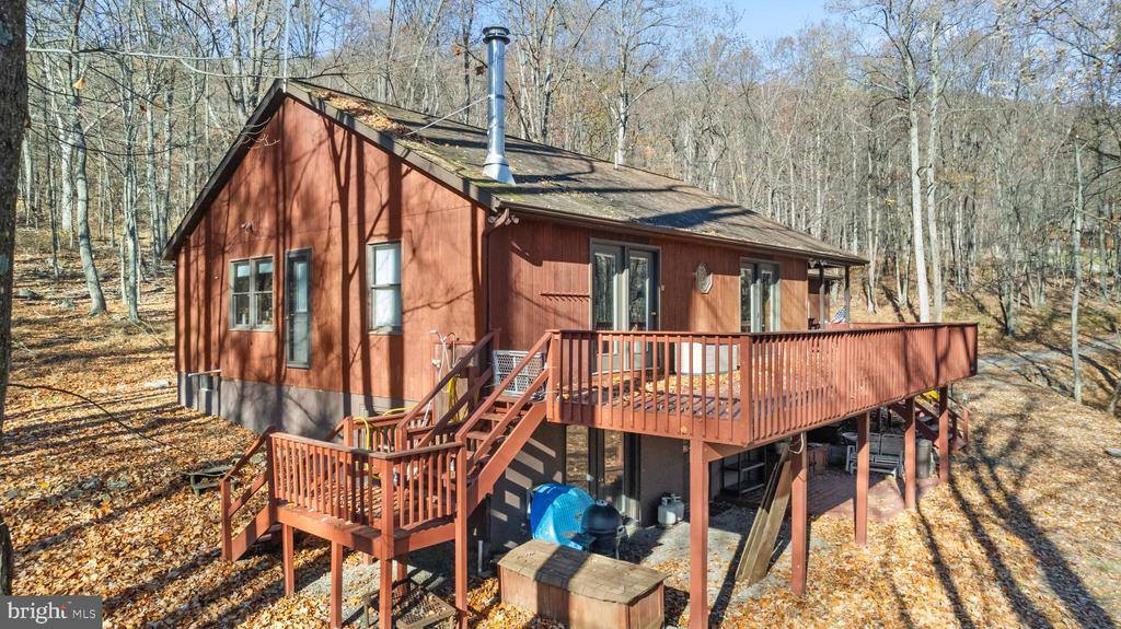 121 Pendragon Court, Paw Paw, WV 25434