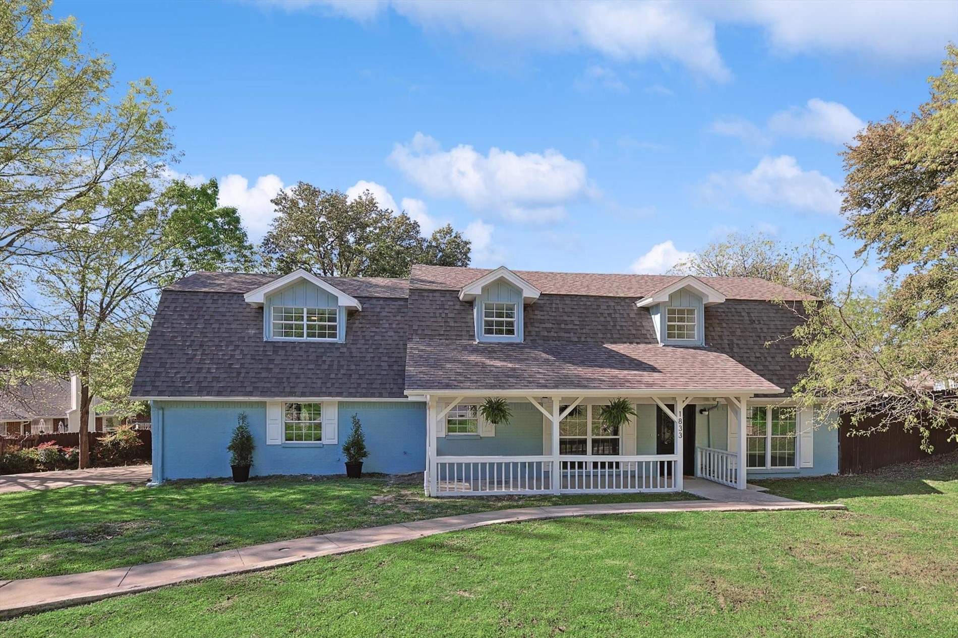 1833 Wildwood Drive, Grand Prairie, TX 75050