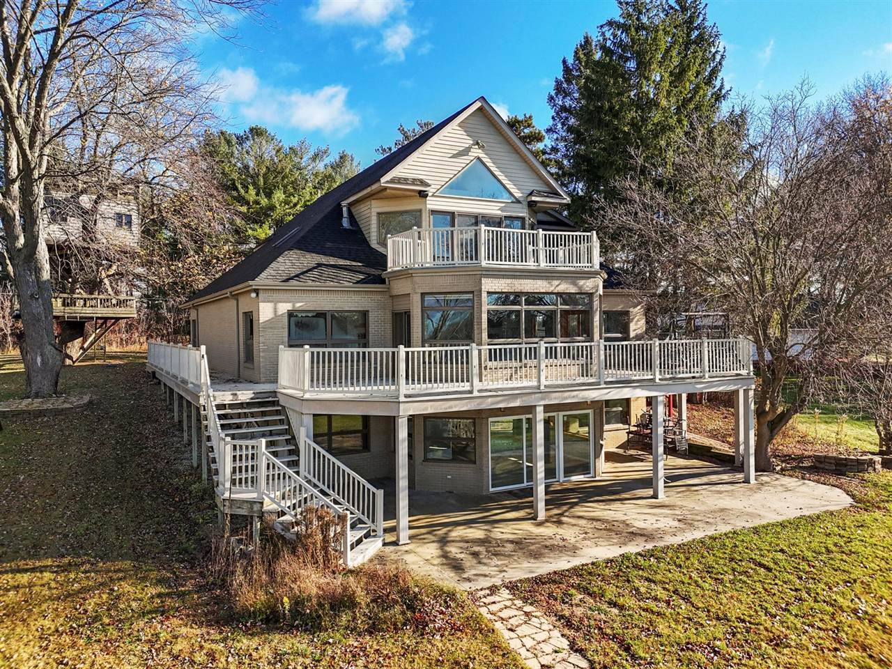 4348 West Lakeside Drive, West Branch, MI 48661