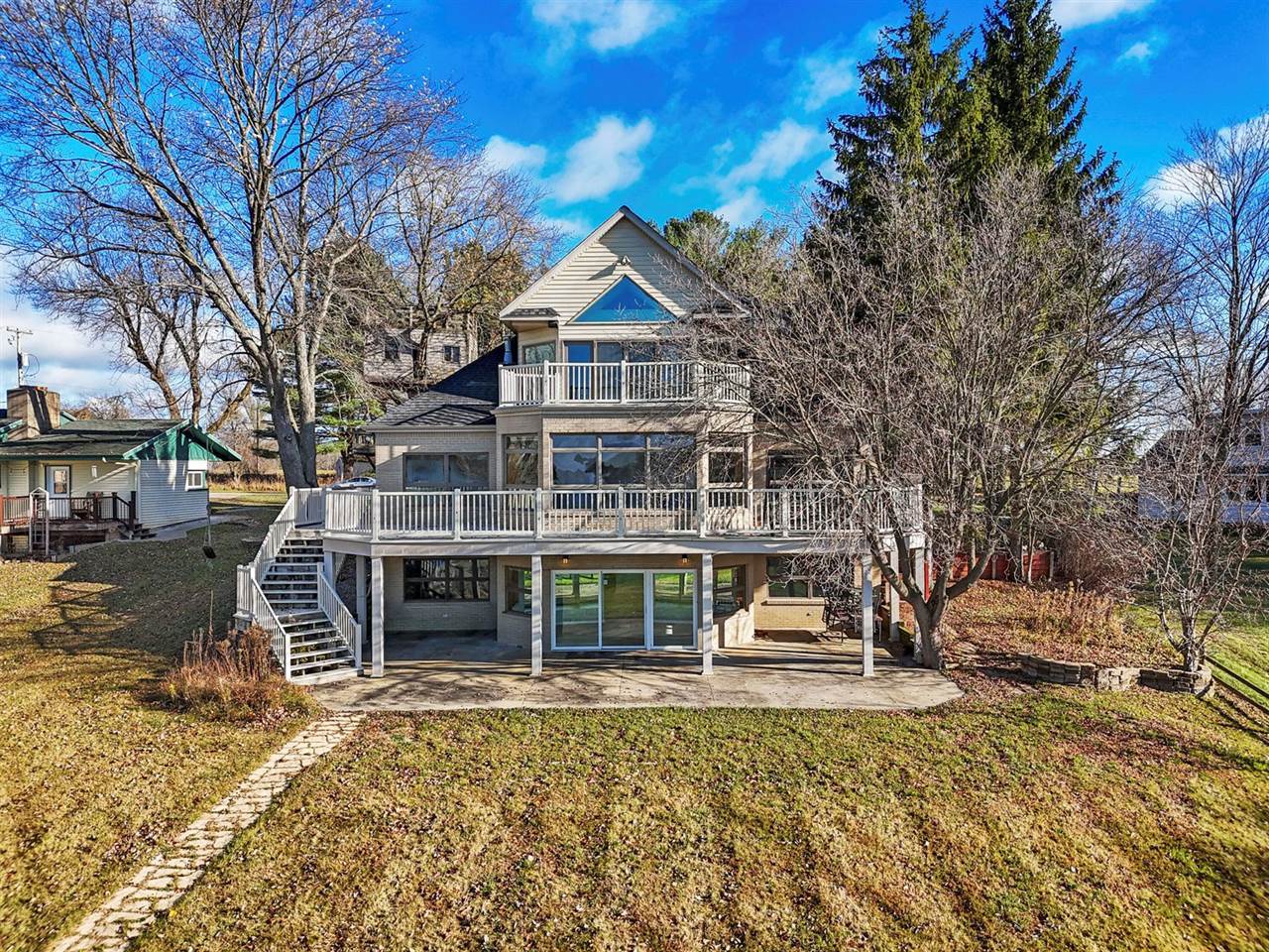 4348 West Lakeside Drive, West Branch, MI 48661