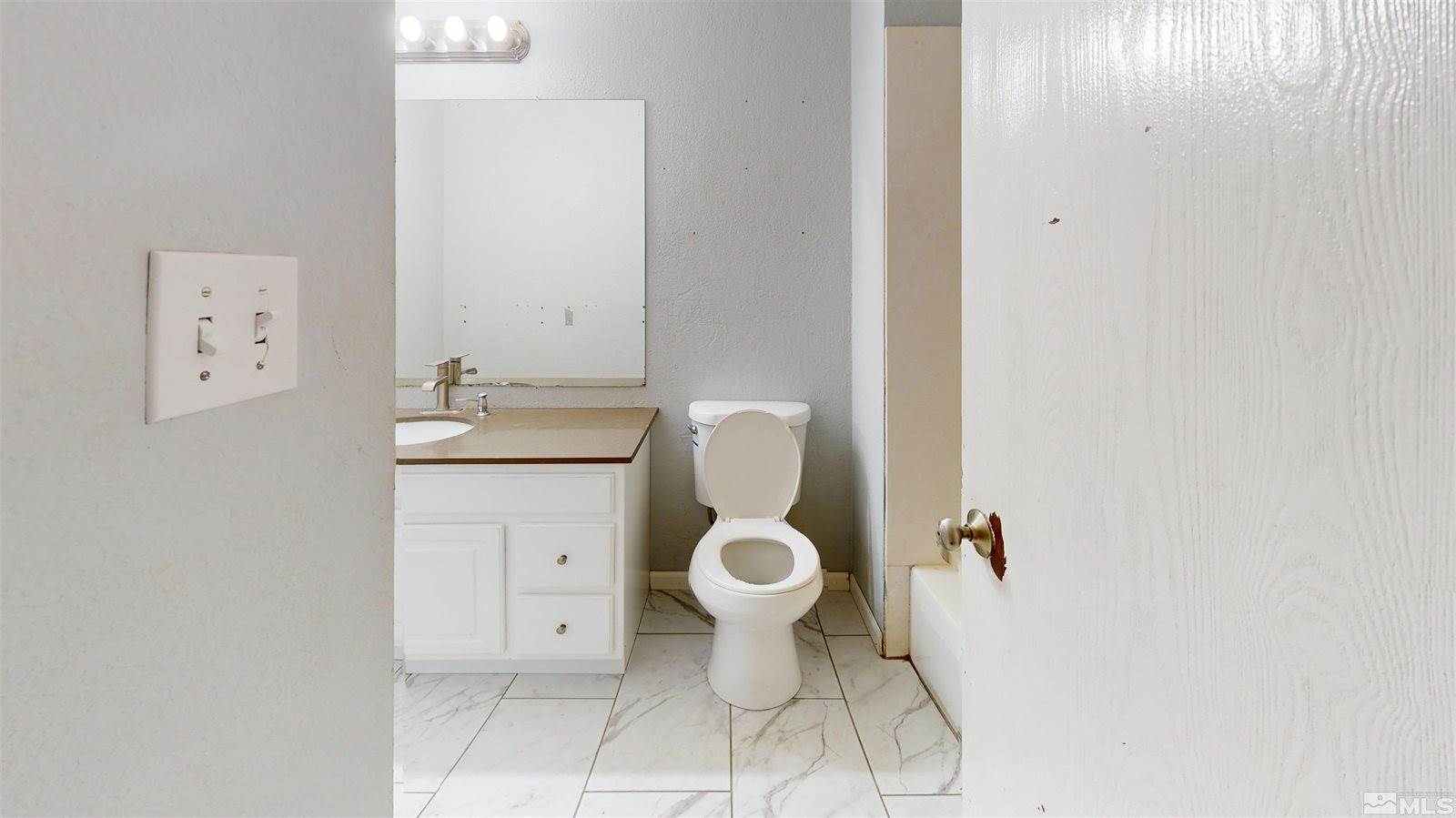 5065 Offenhauser Dr, Winnemucca, NV 89445