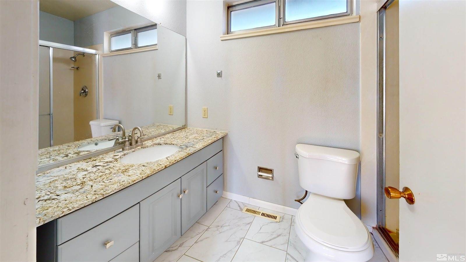 5065 Offenhauser Dr, Winnemucca, NV 89445