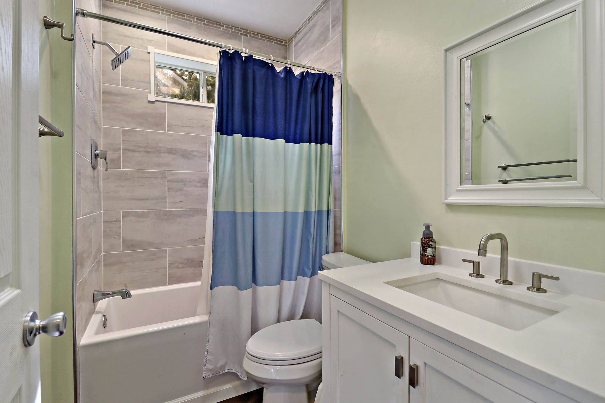 6620 19th Ave, Kenosha, WI 53143